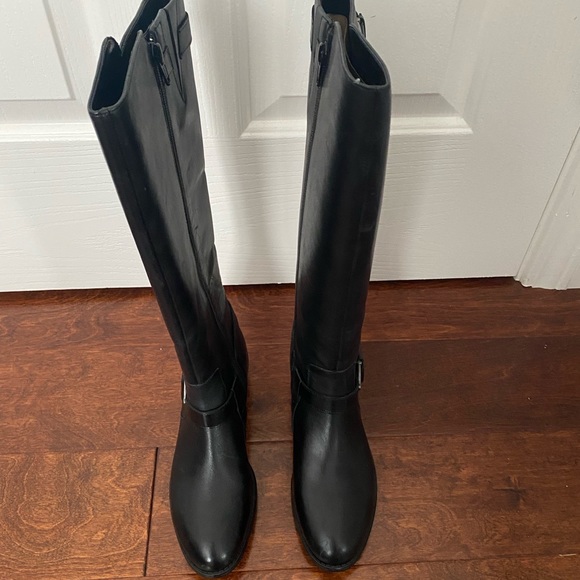 New Ralph Lauren Boots - Picture 2 of 4